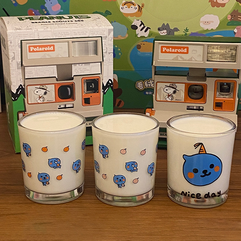 ins high-transparency soda cup, cute blue glass water cup, little blue man cold drink cup, breakfast milk cup gift details Picture