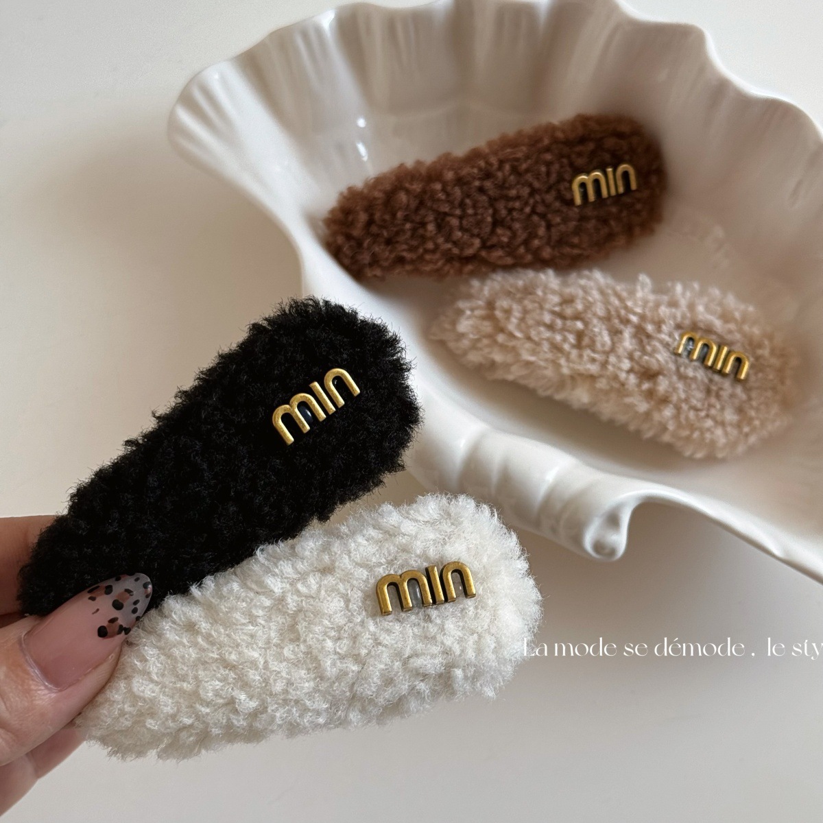 Lambskin min hair clips for spring and summer are versatile and elegant. Bangs clips, BB clips, soft and sweet, fringed clips, and broken hair clips full figure