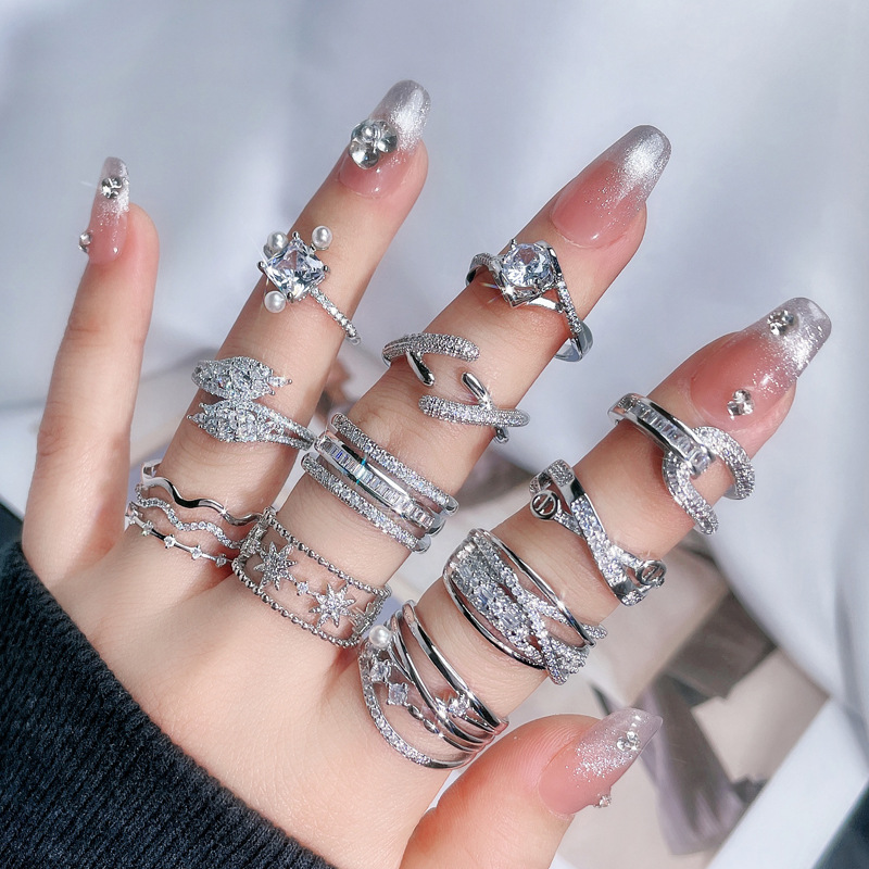 A high-end, light luxury, full-diamond open-mouth ring for women on Instagram, with a cold and niche design sense, elegant and trendy index finger ring full figure