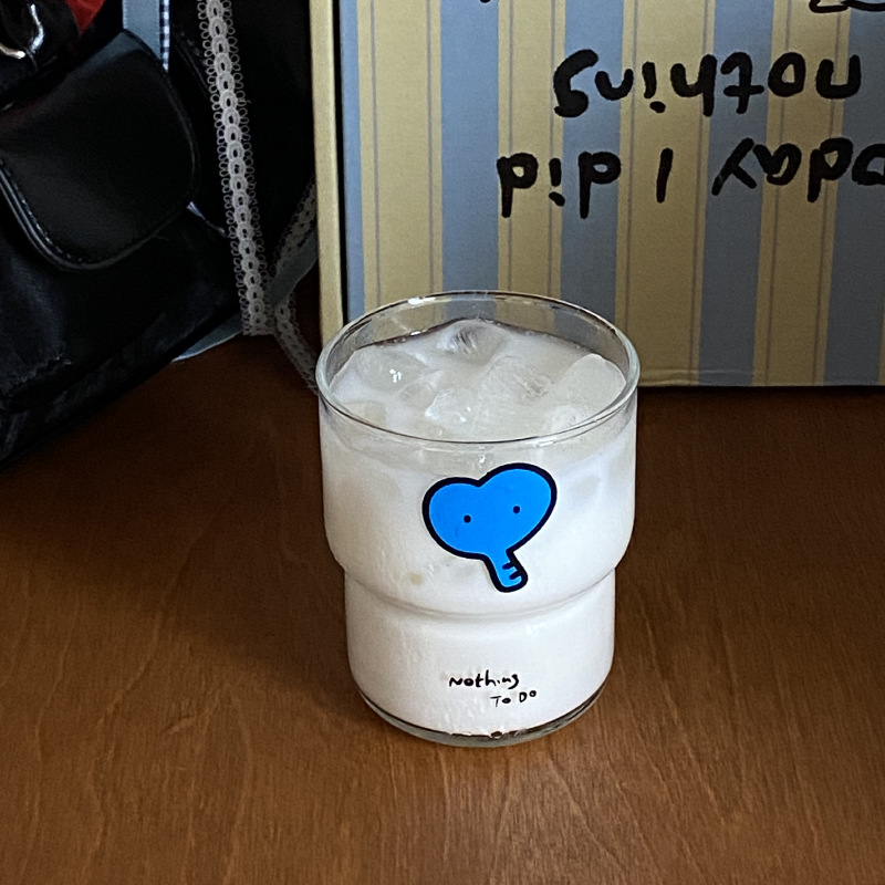Self-made ins heart-shaped cartoon blue elephant tempered glass cup, high-temperature resistant water cup, coffee cup for Valentine's Day full figure