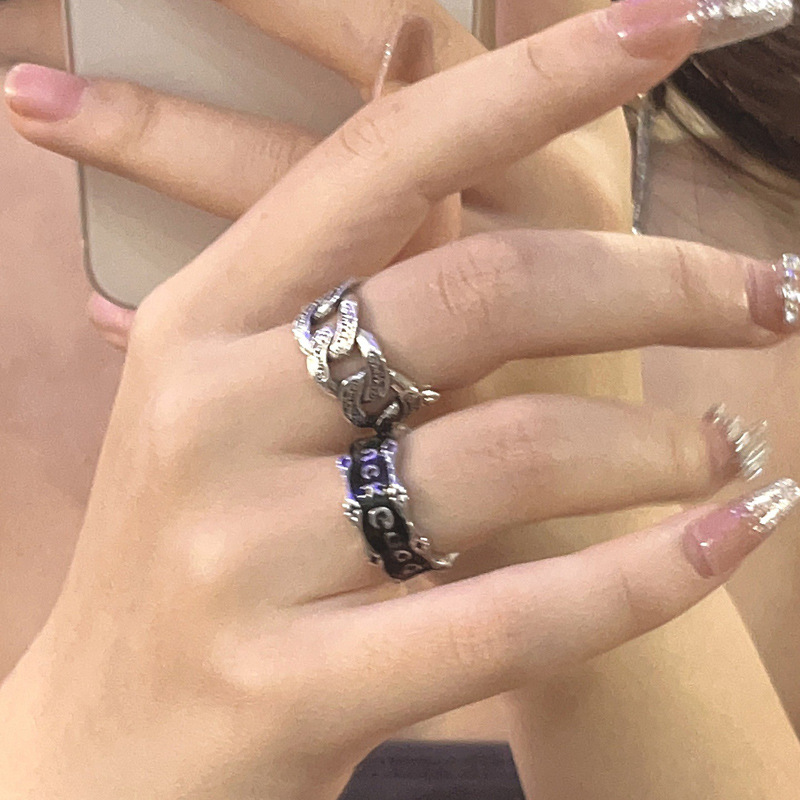 A simple and individual black glazed open ring in the style of European and American Instagram, a cold and cool hip-hop chain food ring for women details Picture