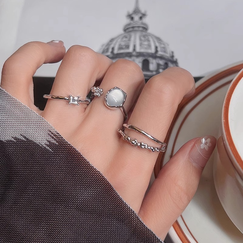 Three-piece ice-transparent cat's eye ring set, a niche design for women, with a high-end and cold style index finger ring, a fashionable and individual ring details Picture
