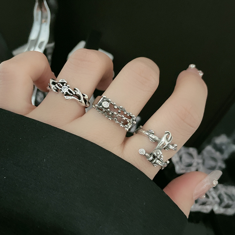 Irregular retro, aged, simple open ring, trendy and cool unisex style index finger ring, a niche design ring full figure