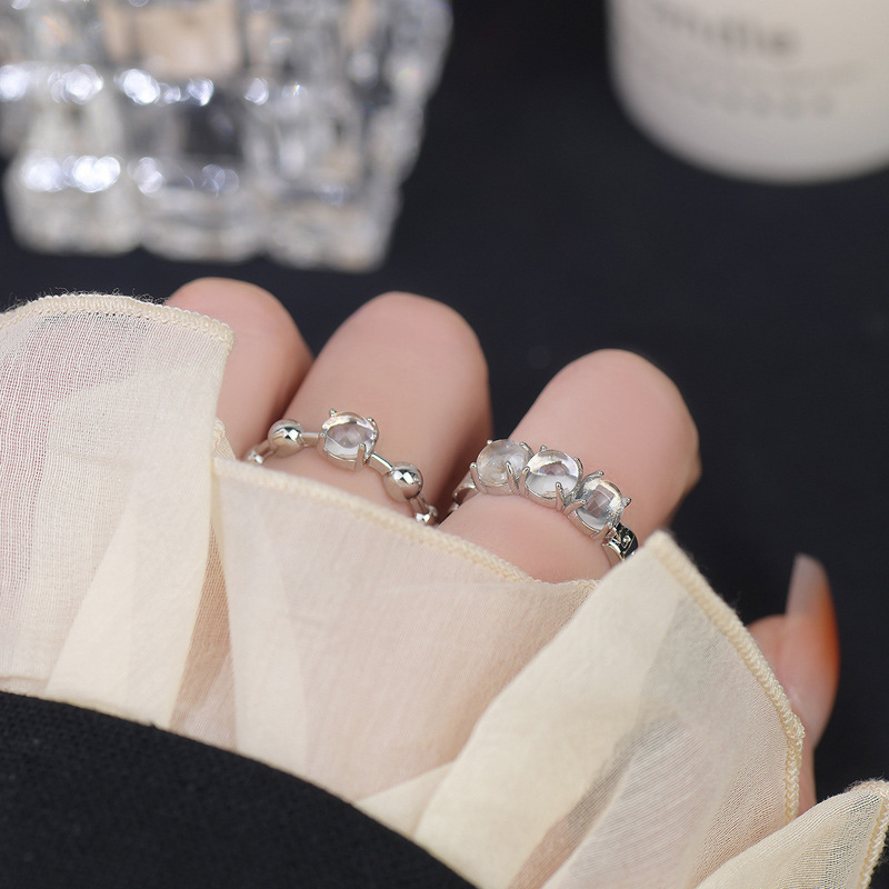 A cold and elegant moonstone open ring for women, a light luxury and high-end index finger ring, an Instagram trendy and niche new internet-famous ring details Picture