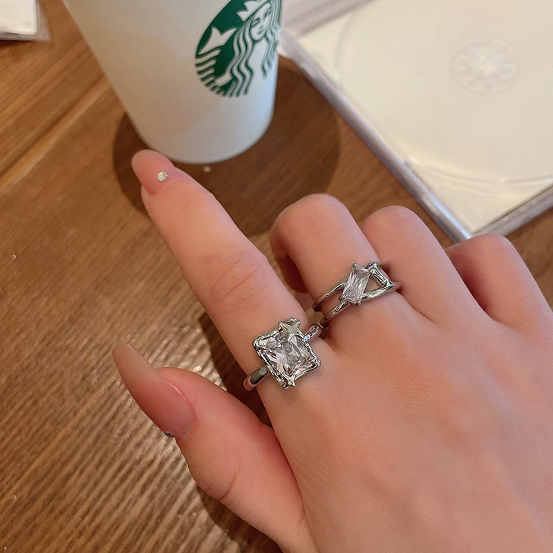 Geometric star-shaped cube sugar zircon open ring for women's fashion, individuality, Instagram niche design, cold style food ring trend full figure