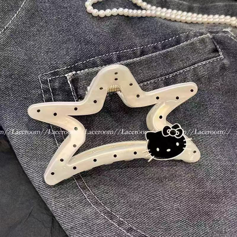 Black Kitty, sweet and cool y2k, cute cartoon polka dot grabber from Dongdaemun, South Korea Application Scenario