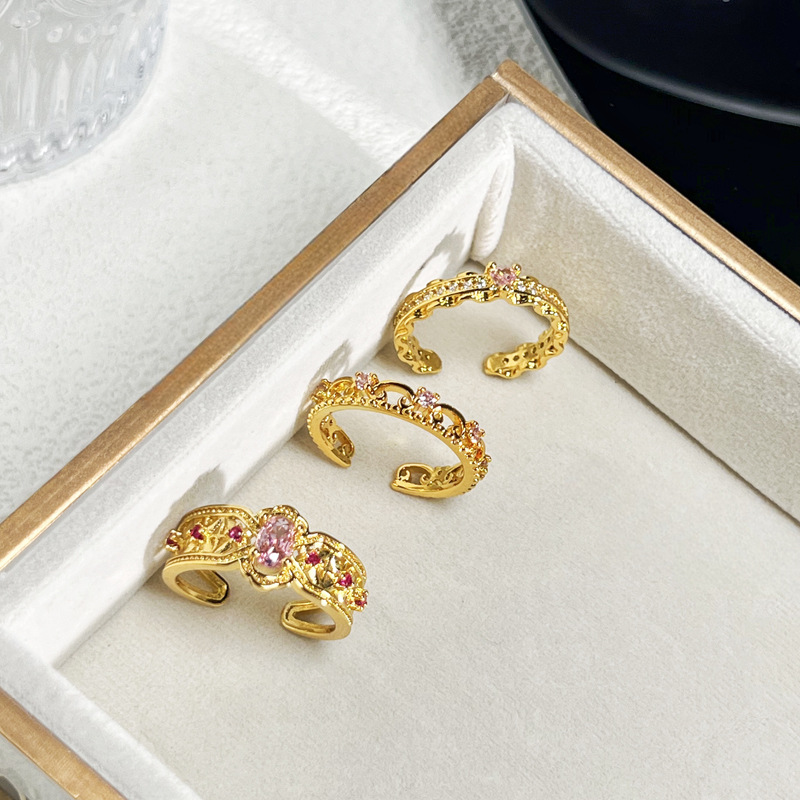 【 Golden Diamond Brocade 】 Court-style lace retro pink diamond hollowed-out opening ring, a fashionable and exquisite light luxury ring for women details Picture