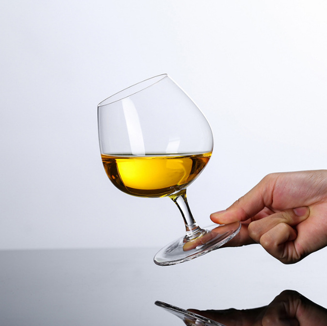 Brandy thickened wine glass, low-stemmed cognac wine glass, XO whisky glass, glass wide-belted craft wine glass details Picture