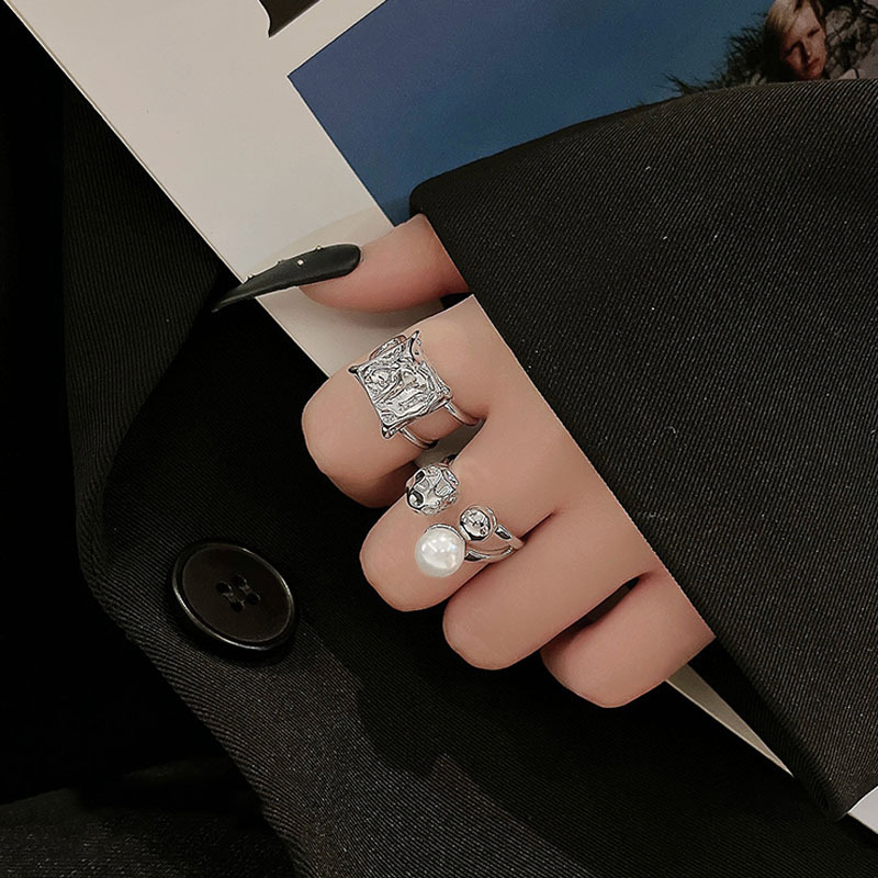 Irregular lava fashion personality ring, women's niche design, high-end sense index finger ring, trendy and cold style ring full figure