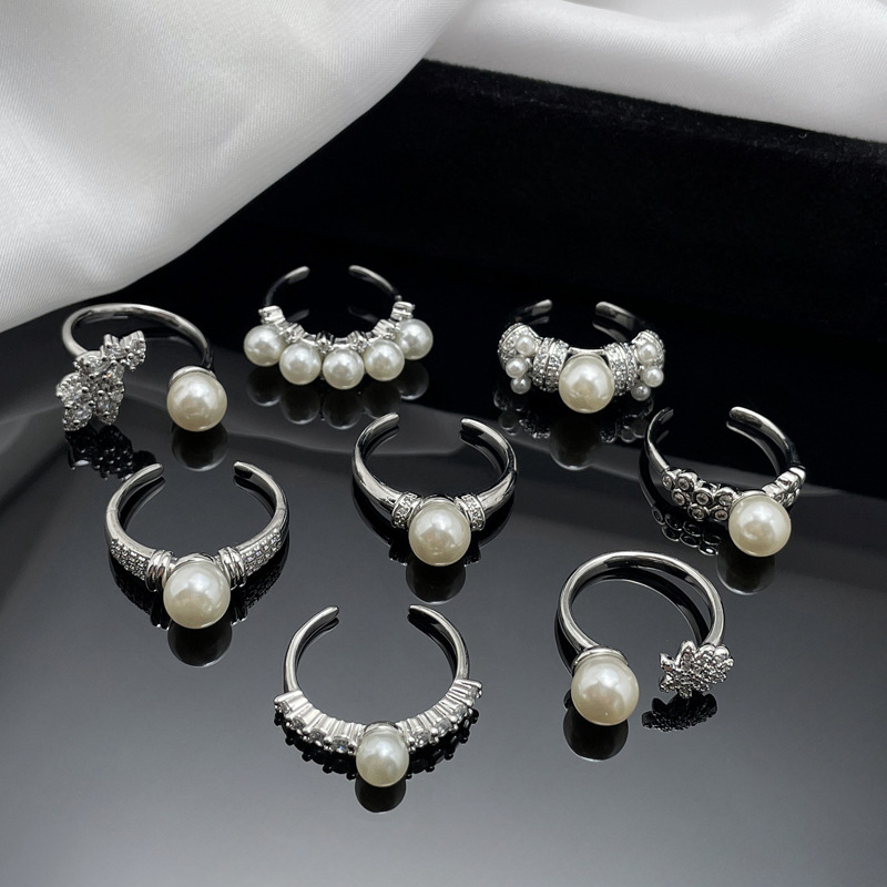 【 Pearl and Diamond Dream 】 A light luxury and niche Korean pearl Open-top ring, sweet, cool, exquisite and fashionable layered ring for women Application Scenario