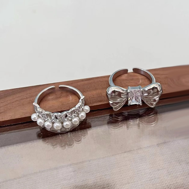 The sweet and cool bow ring has a unique and high-end design sense. The slightly inlaid zircon pearl index finger ring can be adjusted Specification drawing