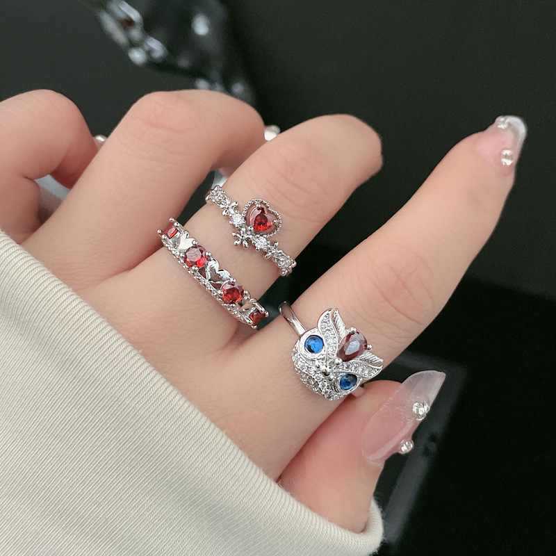 New Chinese-style red diamond heart-shaped opening ring for women, a niche design, light luxury and cold style ring, a unique and elegant accessory Application Scenario