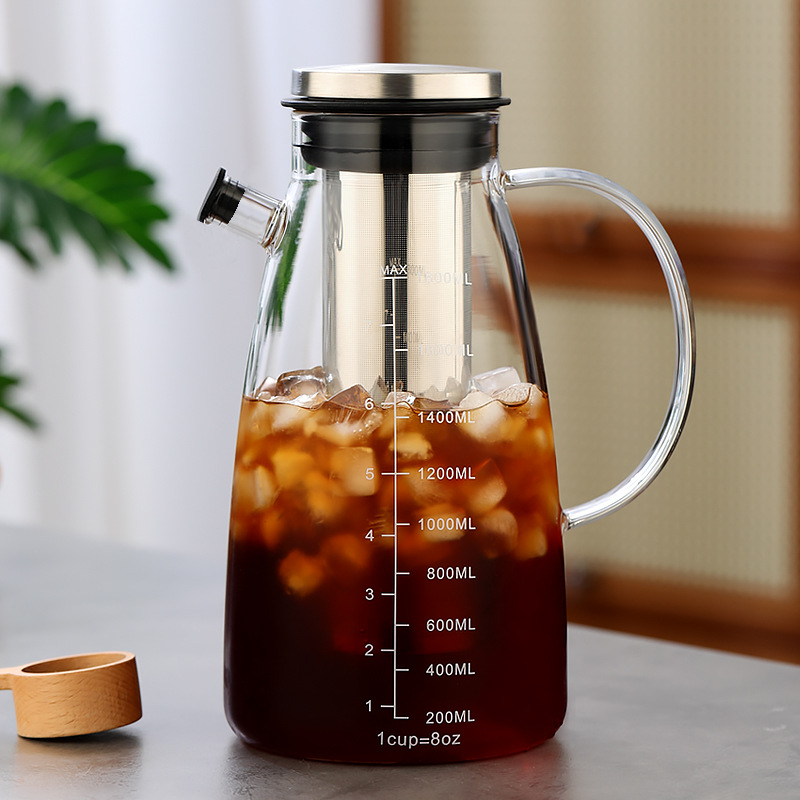 Household large-capacity cold brew pot, coffee cold brewing pot, high-temperature resistant glass brewing pot, filter tea brewing, juice coffee pot Application Scenario
