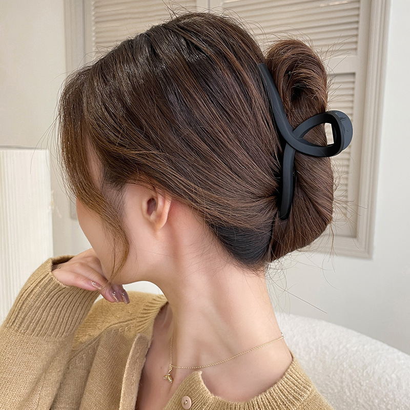 Korean bright black hair clips, large hair volume, back head hair clips, high-end and simple shark clips wholesale Specification drawing