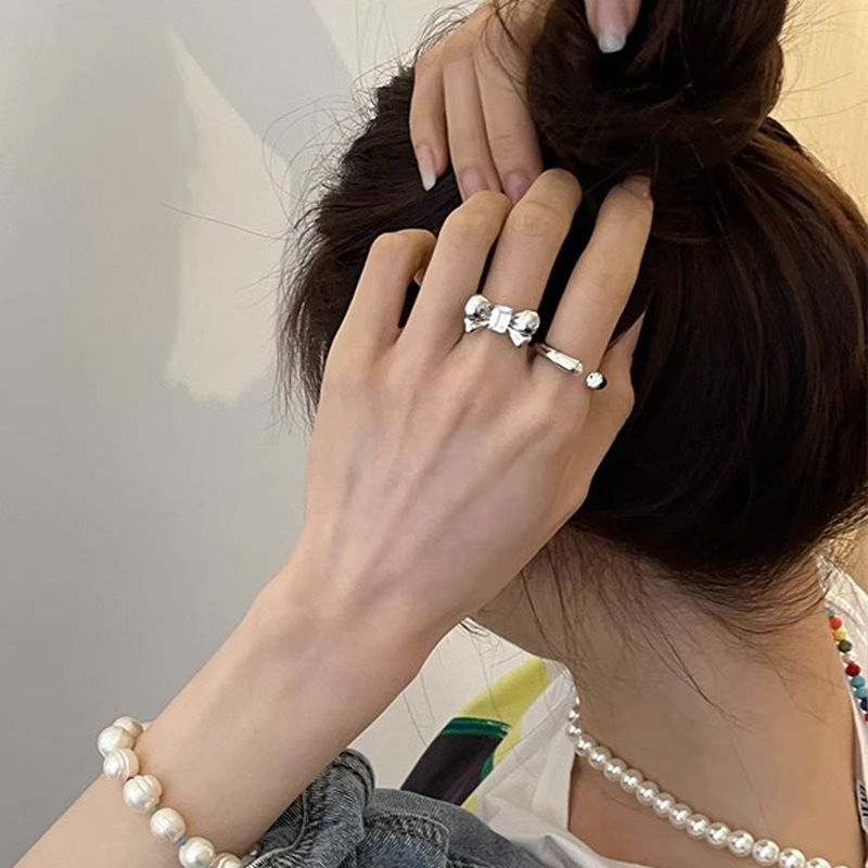 The ring girl's Instagram niche design sense zircon bow is fashionable, versatile, unique, elegant and simple food ring Specification drawing
