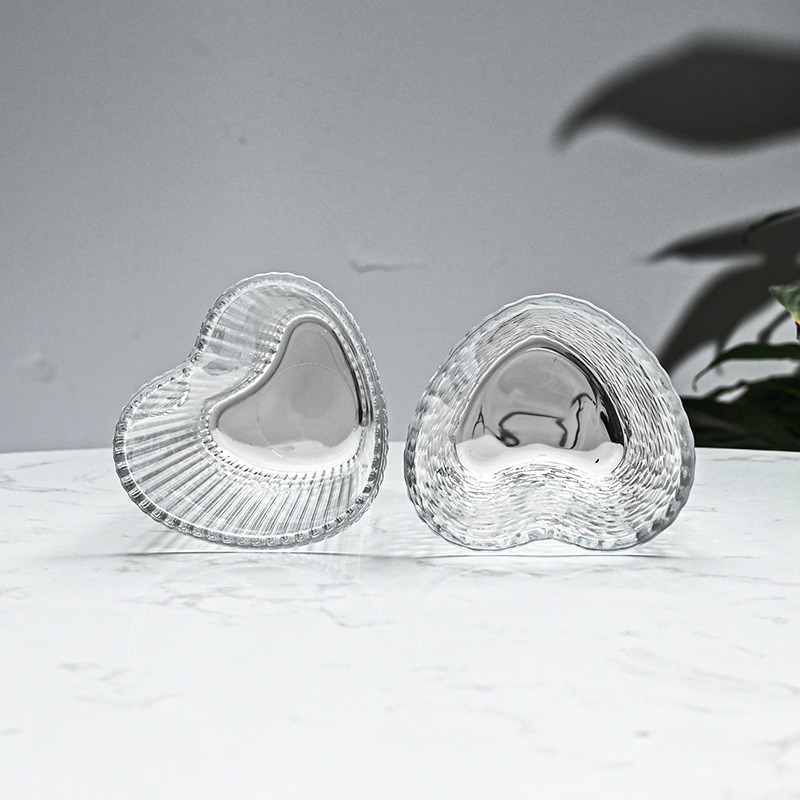 Girls' heart-shaped glass cups, InS-style iced American latte cups, coffee cups, hammer-patterned couple's heart-shaped water cups wholesale Specification drawing