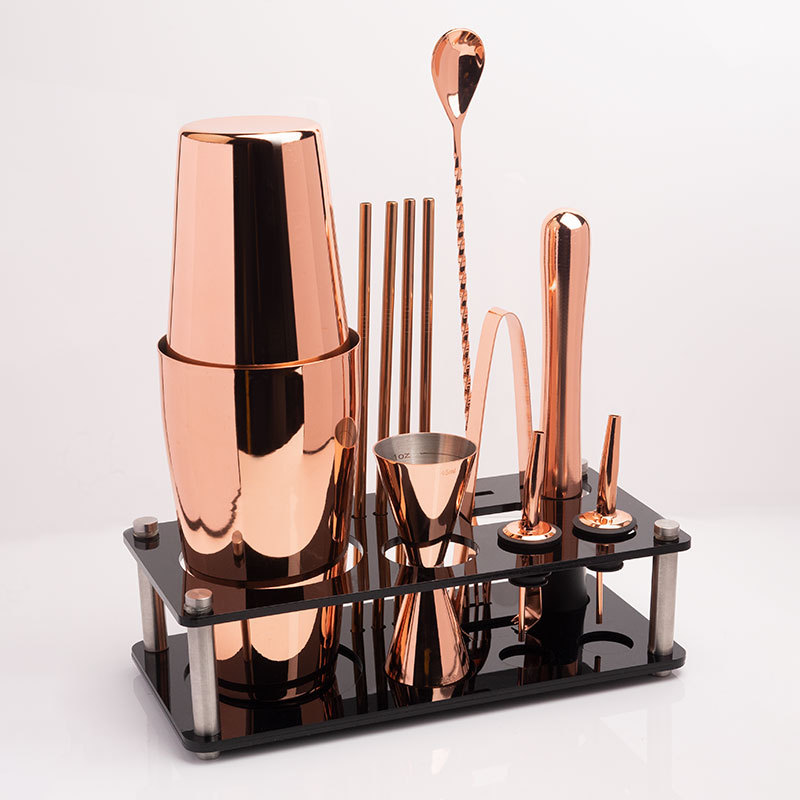 Stainless steel cocktail shaker set, shaker glass, cocktail mixing tools, professional shaker glass, bar mixing equipment full figure