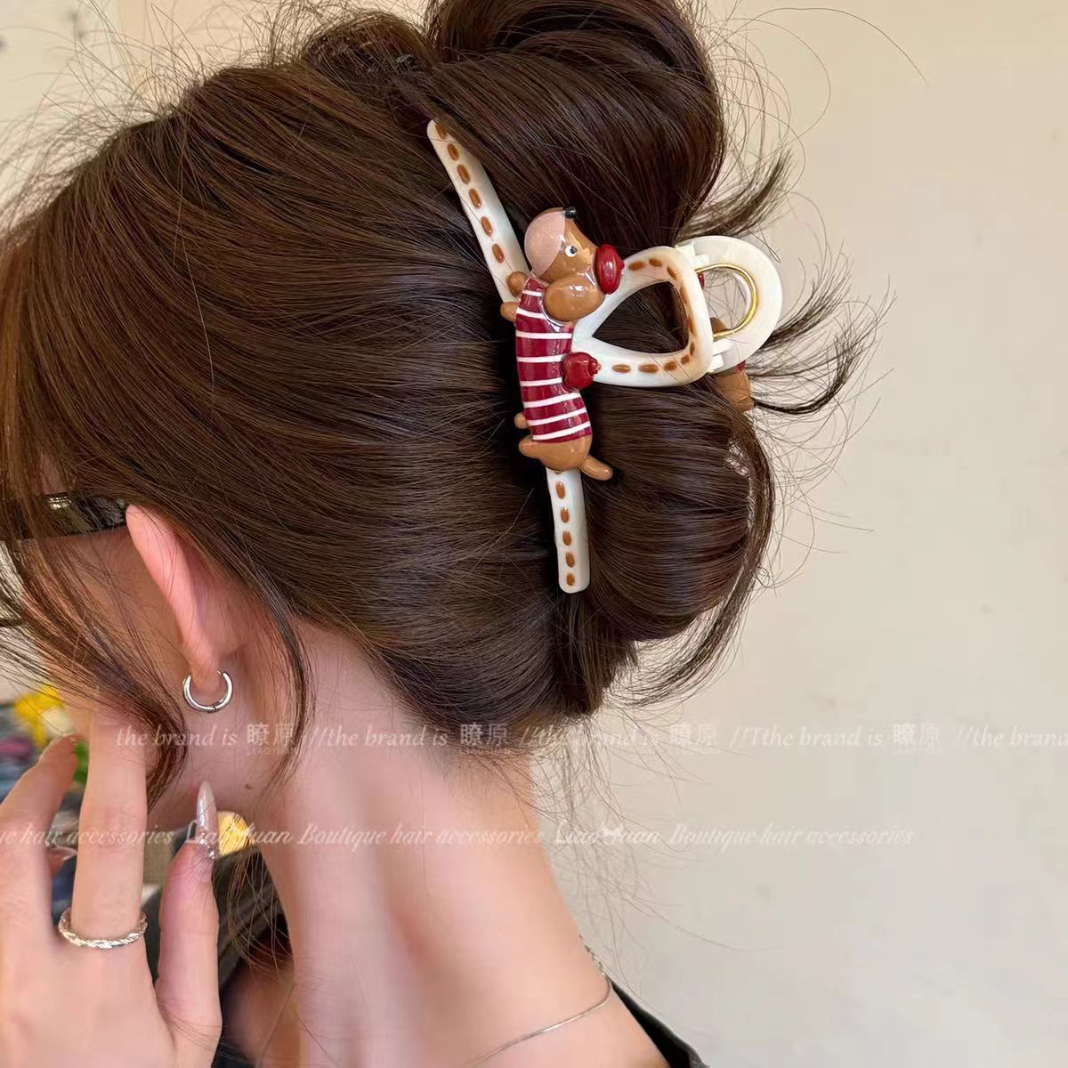 Korean-style graffiti cartoon grabber for girls, versatile and high-end on Instagram, shark clip at the back of the head, elegant hairpin headwear Specification drawing