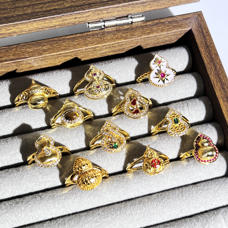 The ancient and new Chinese style golden gourd enamel ring is a niche design for women, with a light luxury and high-end feel, and a sweet and cool temperament Application Scenario