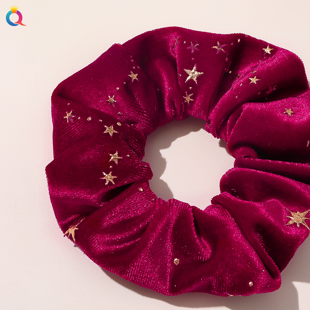 Qiyue Amazon golden velvet gilding hair band, simple golden star Korean velvet large intestine hair band and hair accessory Application Scenario