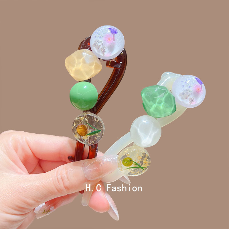 Twist Twist Hair Clip for Women, 2025 new high-end straight clip, hair accessory for the back of the head, hair accessory, hair bun, hair grabbler Application Scenario