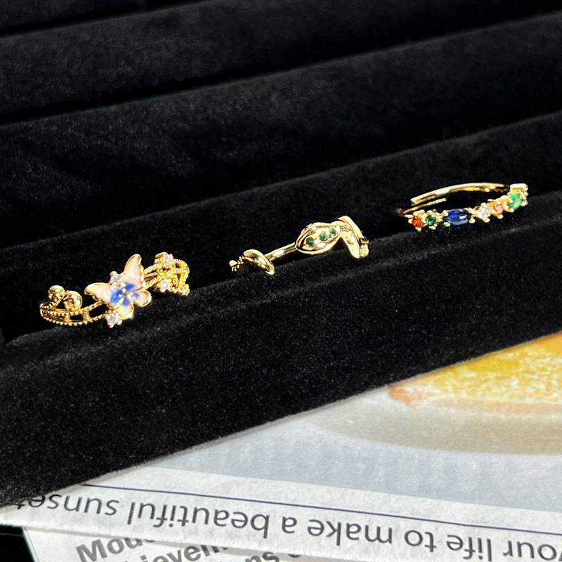 New Chinese-style personalized enamel gradient butterfly lace niche open ring, women's colored diamond exquisite and versatile snake-shaped ring Application Scenario