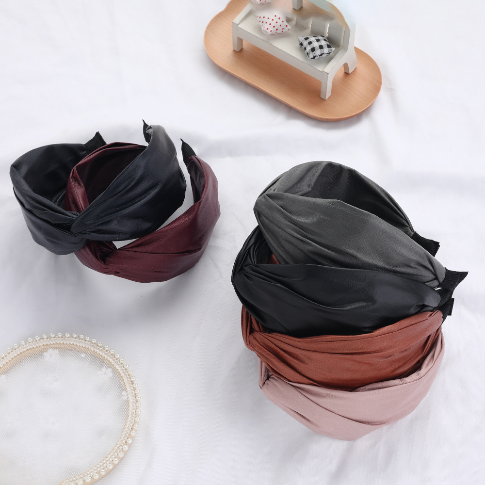 Qiyue Cross-border solid color hair band, PU leather cross headband, high top of the head, face-washing hair hole, high-end and elegant hair accessory for women details Picture