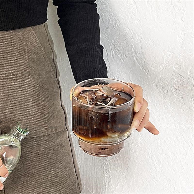 Simple coffee cups in stock for wholesale, ice milk, transparent glass water cups, stacked cups, cold brew latte cups for restaurants Application Scenario