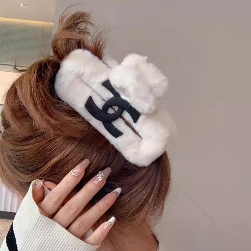 Xiaoxiangfeng Double C Square Grabber Spring/Summer large high-end hair clip, light luxury furry headwear, fluffy shark clip Specification drawing