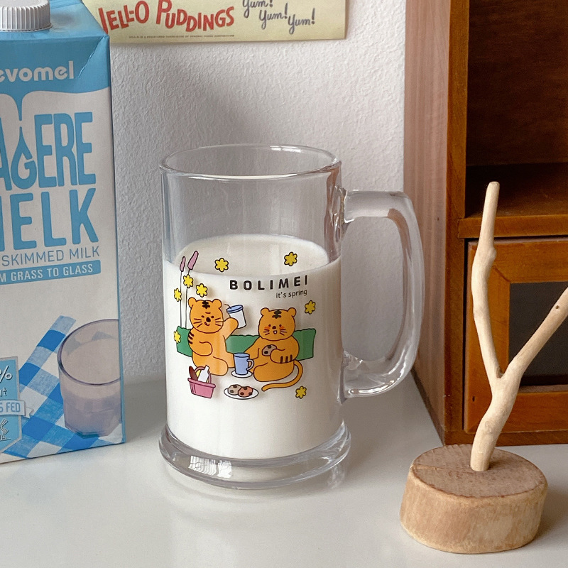 Bolimei's large-capacity glass cups for iced tea by the fire, cute cat and tiger water cups, milk tea cups, beer mugs and cartoon cups Application Scenario