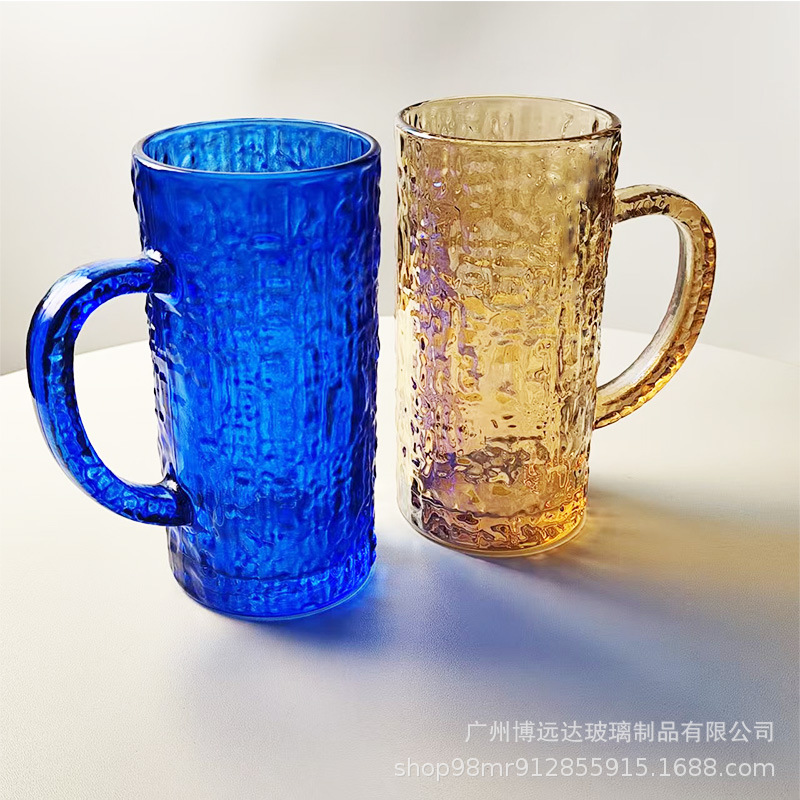 Red tree-patterned glass cups with handles, juice cups, cold drink cups, 500ml large-capacity craft beer draft cups Application Scenario