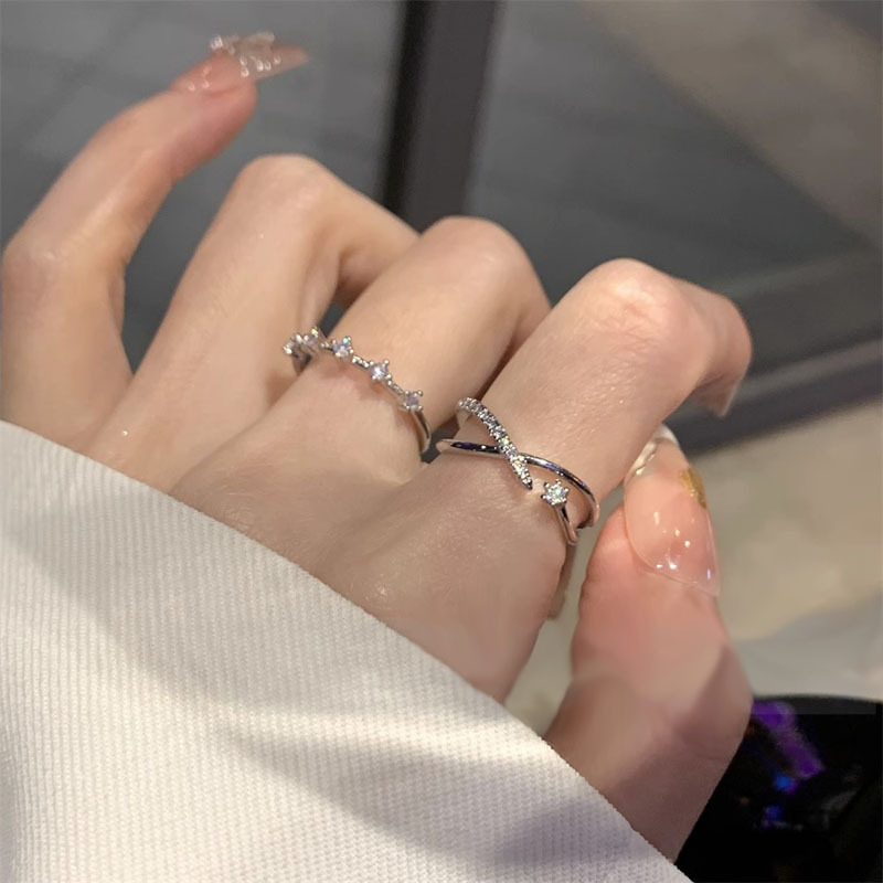 Cross-zircon stacked ring for women, a light luxury and niche design, exquisite and delicate delicate ring that shows off the hand, a new trend in 2023 Specification drawing