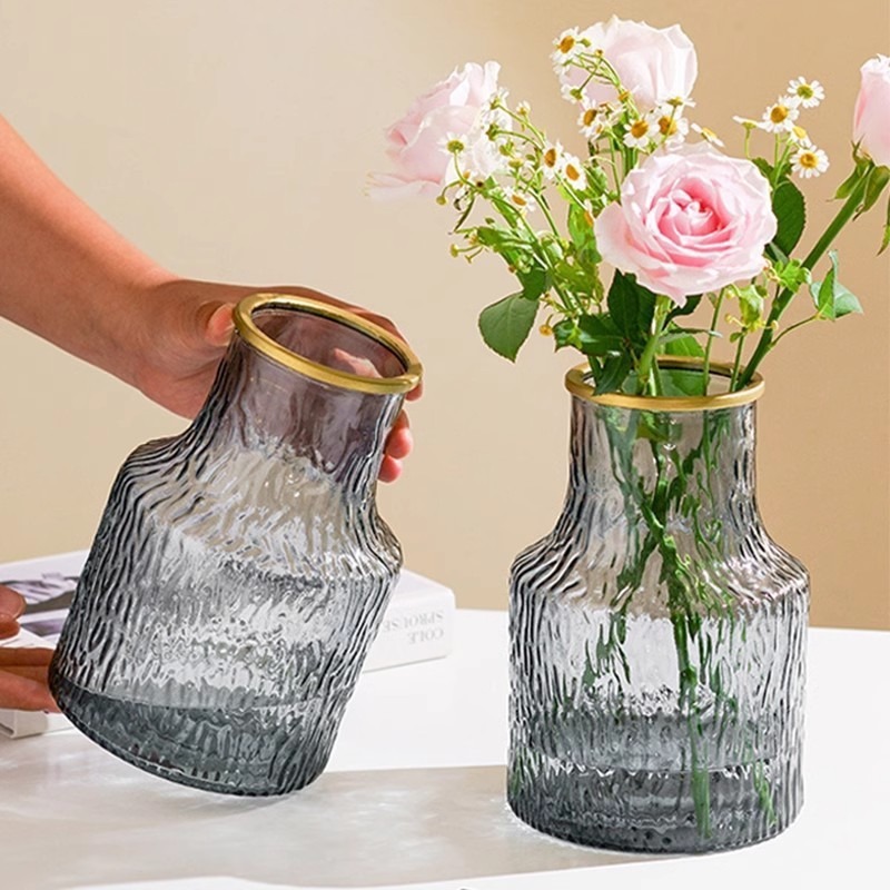 Simple hammer-patterned glass vase decoration with a light luxury and high-end feel. Wholesale of transparent water-grown fresh flower vases for the living room full figure