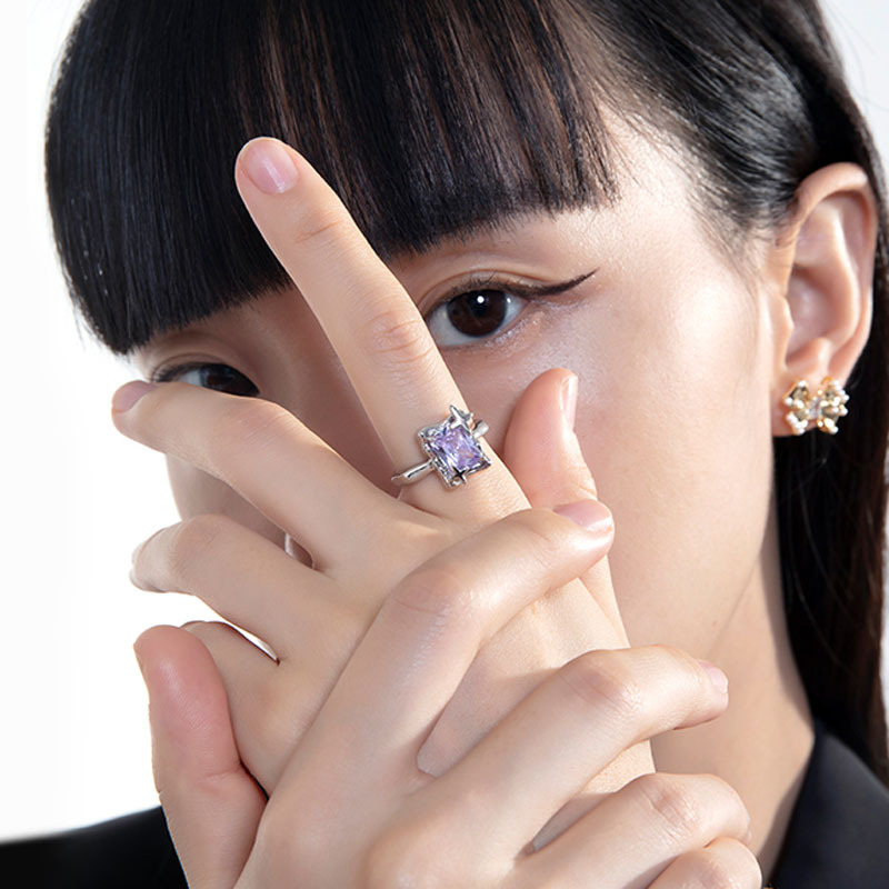 A niche open-top zirconia ring from Japan and South Korea, featuring a cold and aloof style for women, is fashionable, light and luxurious, and exudes a sense of individuality Specification drawing