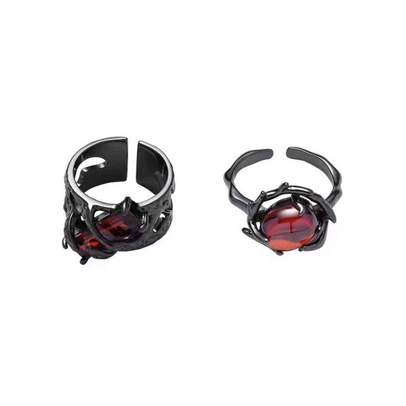 The hollowed-out retro garnet red geometric design ring is a trendy and individualistic dark European and American cold style open ring Item Picture