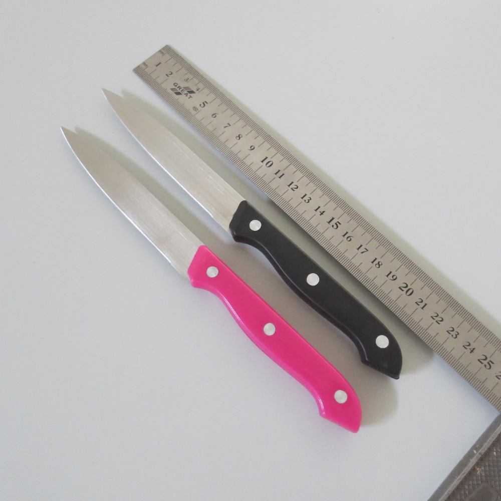 Kitchen knives, plastic-handled small knives, pp handled stainless steel 5-inch and 6-inch all-purpose knives Application Scenario