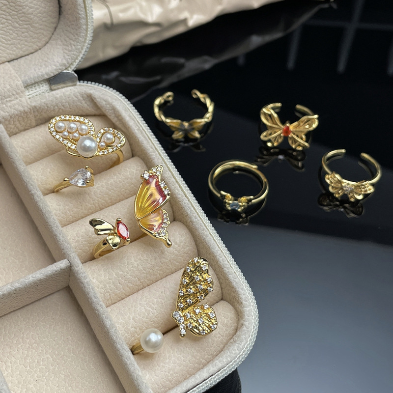 A light luxury and high-end golden butterfly-shaped opening ring for women on Instagram, with a cold and cool style, sweet and unique, exquisite and niche food ring Application Scenario