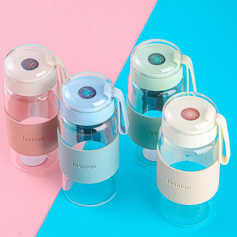 The Korean version of the water cup is cute, fresh and fashionable. It is a summer heat-resistant glass tea cup with a large capacity and portable transparent design Application Scenario