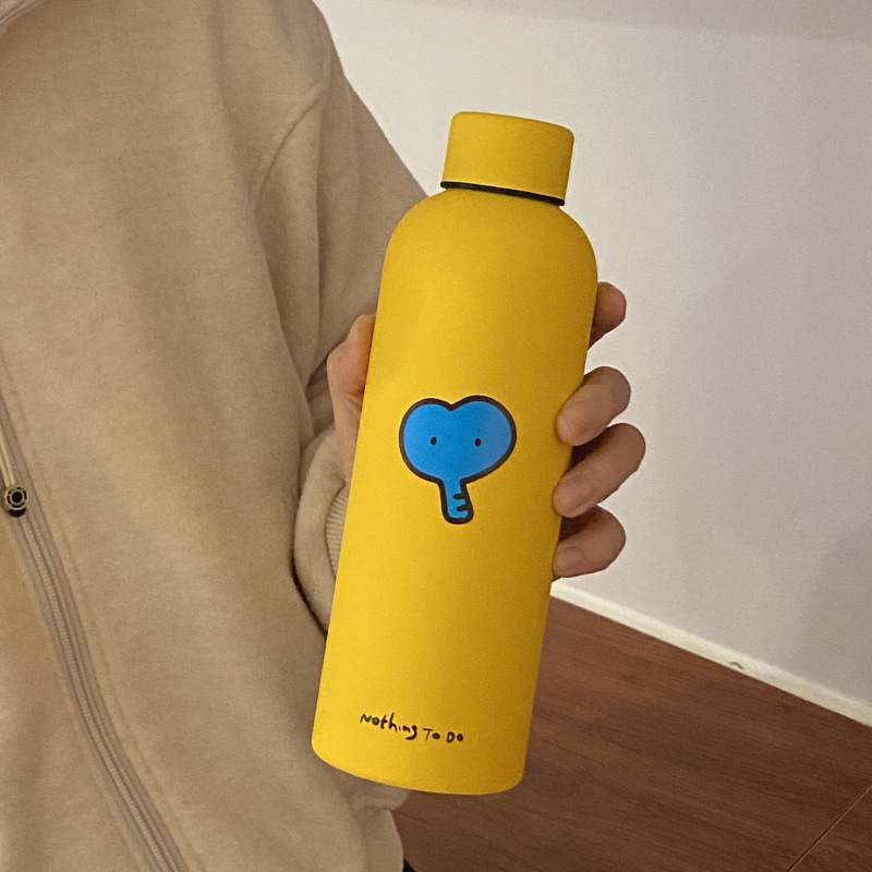 A small yellow heart-shaped elephant insulated cup, a large-capacity, high-quality stainless steel water cup, a cute travel cup, 500ml full figure
