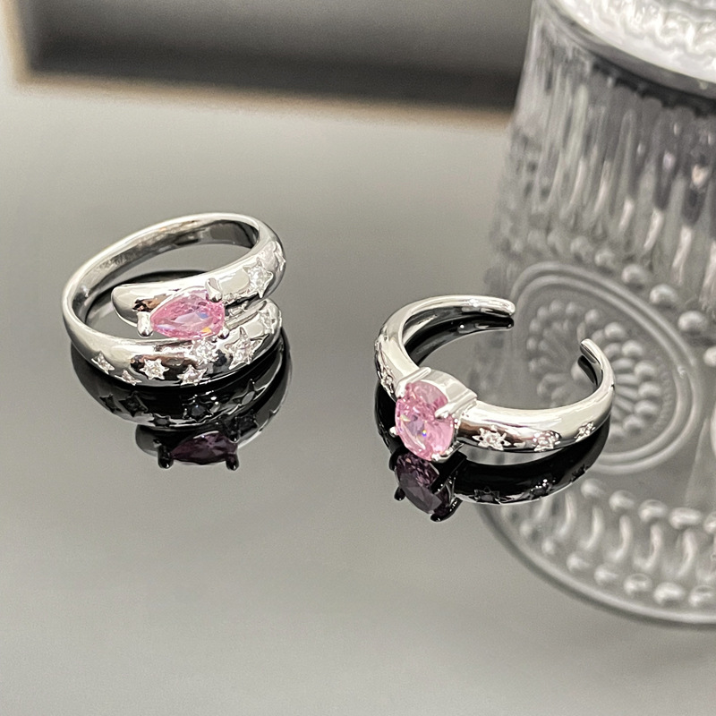 Light luxury starry sky pink diamond, versatile and elegant open ring, women's Instagram cold style double-layer sweet and cool geometric index finger ring Application Scenario