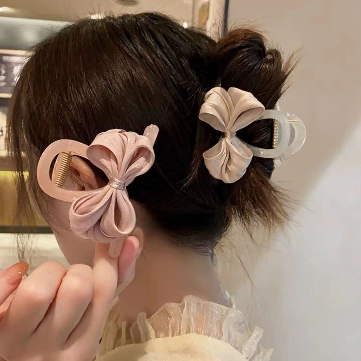 Elegant and refined bow clip, high-end shark clip, sweet and gentle, medium-sized hair clip on the back of the head Specification drawing
