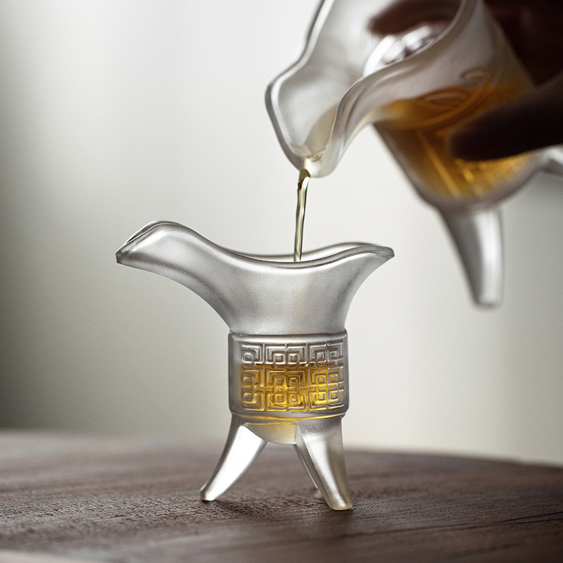 Glass antique-style wine spreader, vintage wine pot and wine cup set, drinking cup, ancient wine bottle for Baijiu wholesale details Picture
