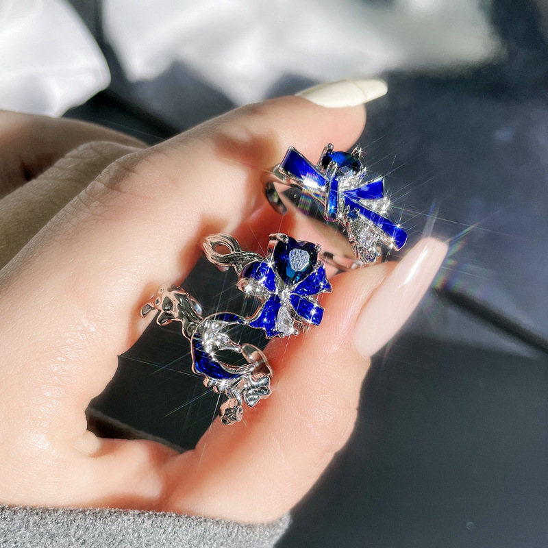 A unique blue heart-shaped glazed bow open ring with a distinctive European and American style, a trendy and fashionable ring for women on Instagram details Picture