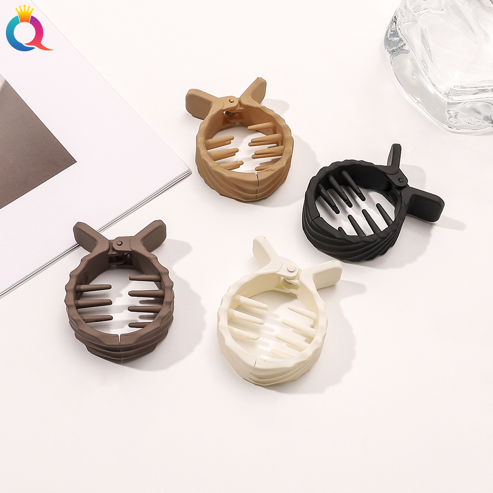 Qiyue Korean matte twill tie high ponytail, shark clip at the back of the head, updo hair clip, retro and versatile hair accessory details Picture