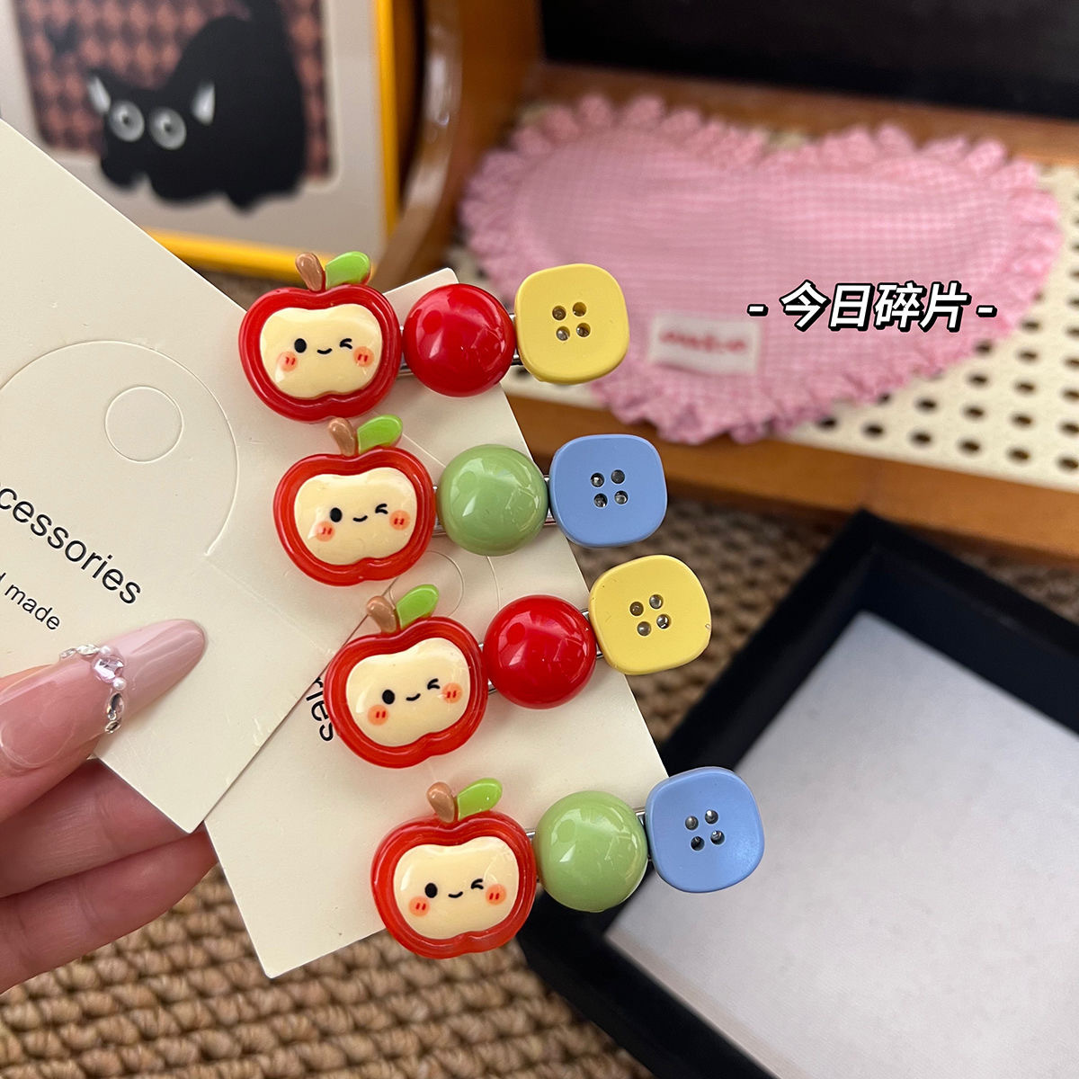 New Apple button hair clips for women, creative, cute and girlish style, bangs clips, side clips, and ins cartoon hair clips full figure