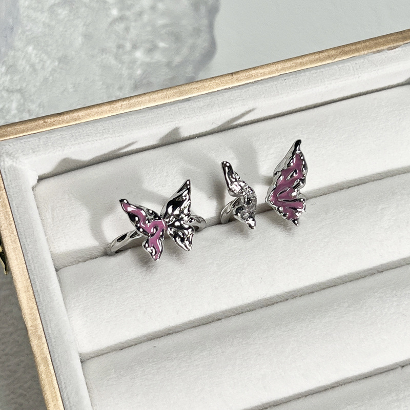 Irregular sweet and cool liquid texture pink drip glaze butterfly opening ring for women, simple, individual, fashionable and versatile ring Application Scenario