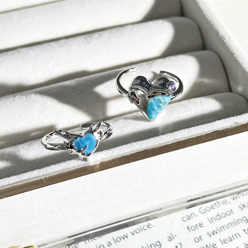 A fresh and light blue irregular heart-shaped glazed open ring for women, with a simple, fashionable, sweet, cool and niche design Application Scenario