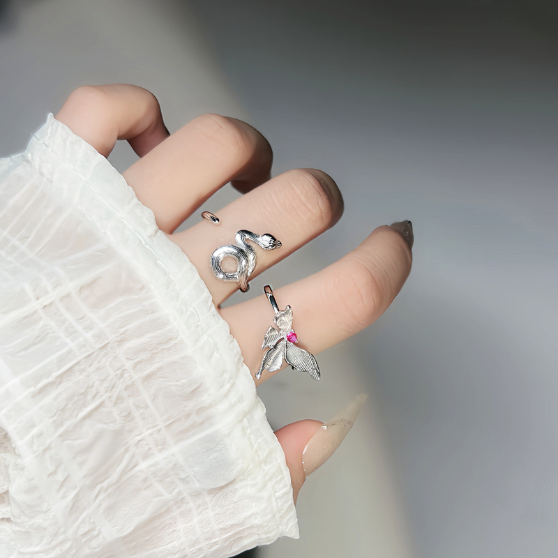 New Chinese-style retro brushed snake-shaped butterfly simple opening ring, a cold and stylish, niche and versatile index finger ring for women full figure