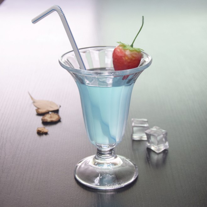 Glass juice cup, milk tea cup, milkshake cup, ice cream cup, Popsicle cup, dessert, fashionable and creative glass cup LZ1302 full figure