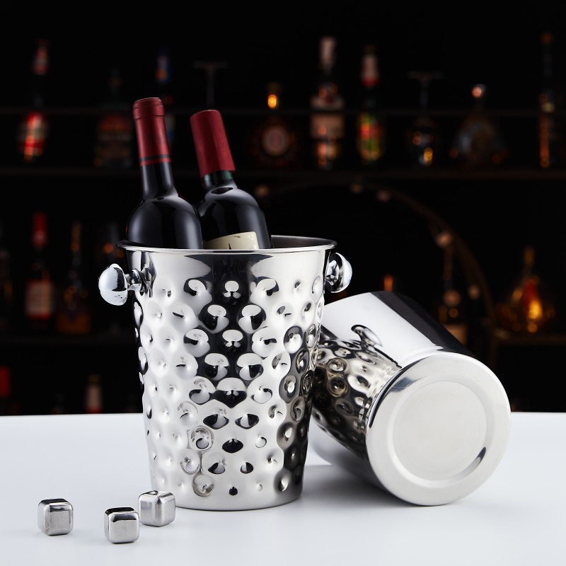 Nordic stainless steel ice buckets, ice cube buckets, stainless steel champagne buckets, hotel bars, high appearance level, chilled red wine and beer buckets Application Scenario